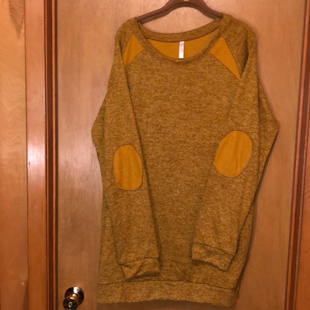 🍂🍁WOMEN GOLD TOP